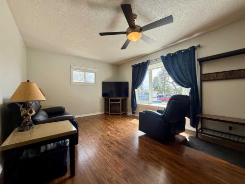 818 9 Avenue, Wainwright, AB - Indoor