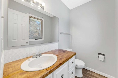 3510 57 Avenue, Lloydminster, AB - Indoor Photo Showing Bathroom