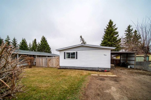509 2 Avenue Crescent, Wainwright, AB - Outdoor