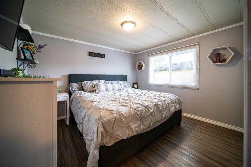 509 2 Avenue Crescent, Wainwright, AB - Indoor Photo Showing Bedroom