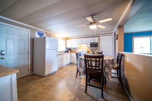 509 2 Avenue Crescent, Wainwright, AB - Indoor
