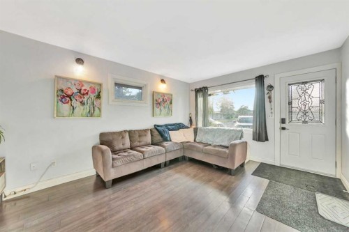 117 2 Street West, Lashburn, SK - Indoor Photo Showing Living Room