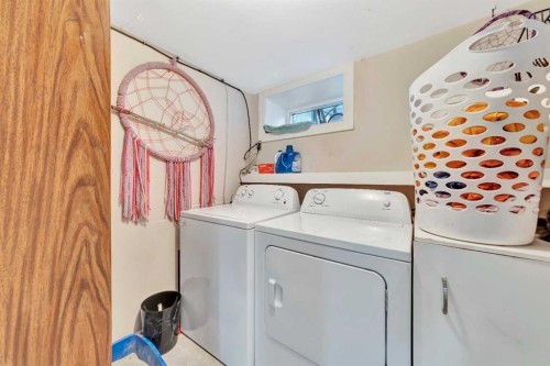 117 2 Street West, Lashburn, SK - Indoor Photo Showing Laundry Room