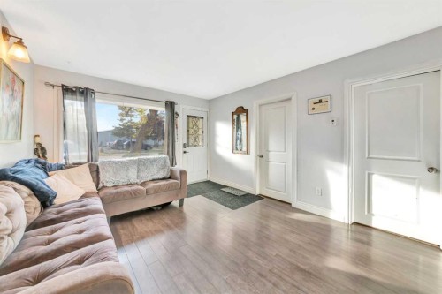 117 2 Street West, Lashburn, SK - Indoor Photo Showing Living Room
