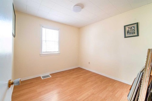 737 9 Avenue, Wainwright, AB - Indoor Photo Showing Other Room