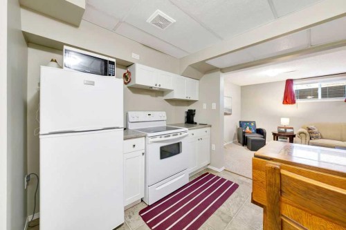 2901 51B Avenue, Lloydminster, AB - Indoor Photo Showing Kitchen
