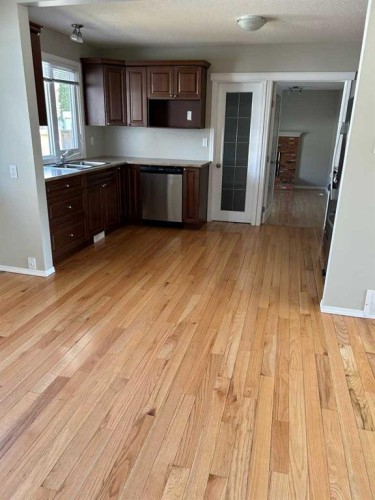 2901 51B Avenue, Lloydminster, AB - Indoor Photo Showing Kitchen With Double Sink