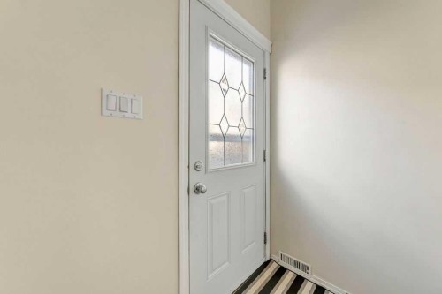 2901 51B Avenue, Lloydminster, AB - Indoor Photo Showing Other Room