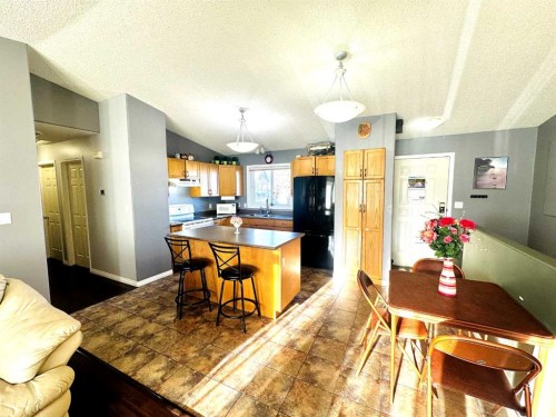 1105 19 Street, Wainwright, AB - Indoor Photo Showing Dining Room
