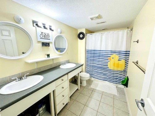 1105 19 Street, Wainwright, AB - Indoor Photo Showing Bathroom
