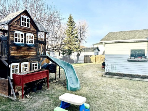 1105 19 Street, Wainwright, AB - Outdoor