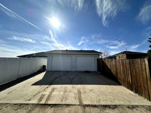 1105 19 Street, Wainwright, AB - Outdoor
