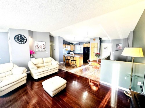 1105 19 Street, Wainwright, AB - Indoor Photo Showing Living Room