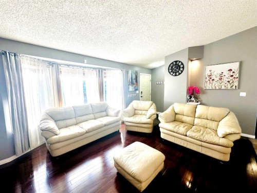 1105 19 Street, Wainwright, AB - Indoor Photo Showing Living Room
