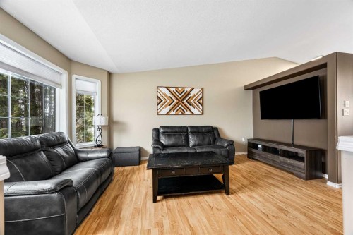 3409 61 Avenue, Lloydminster, AB - Indoor Photo Showing Living Room