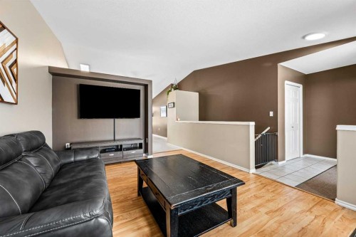 3409 61 Avenue, Lloydminster, AB - Indoor Photo Showing Living Room