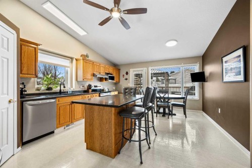 3409 61 Avenue, Lloydminster, AB - Indoor Photo Showing Kitchen