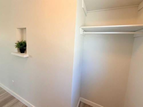 318 5 Avenue, Wainwright, AB - Indoor