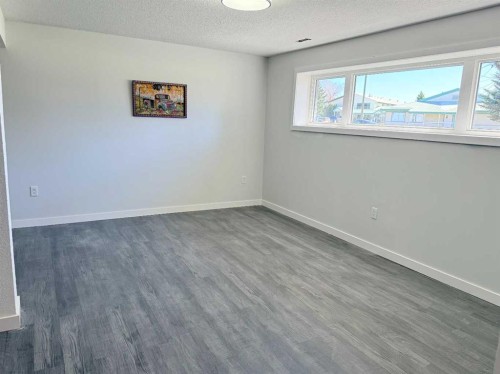 318 5 Avenue, Wainwright, AB - Indoor Photo Showing Other Room