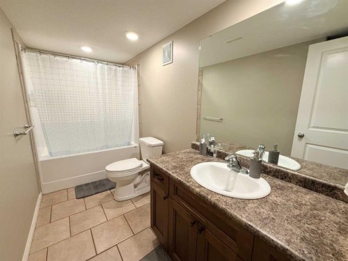 2820 12 Avenue, Wainwright, AB - Indoor Photo Showing Bathroom