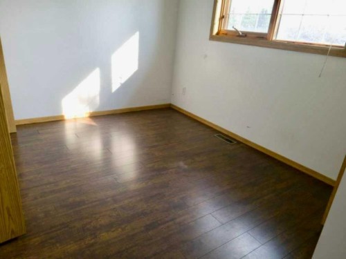 702 10 Avenue, Wainwright, AB - Indoor Photo Showing Other Room