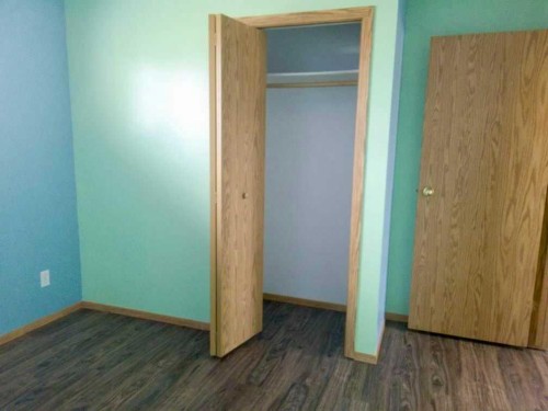 702 10 Avenue, Wainwright, AB - Indoor Photo Showing Other Room
