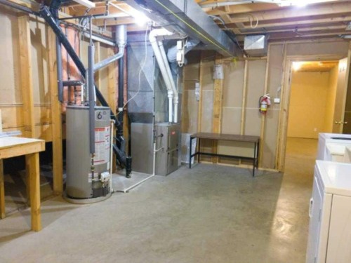 702 10 Avenue, Wainwright, AB - Indoor Photo Showing Basement