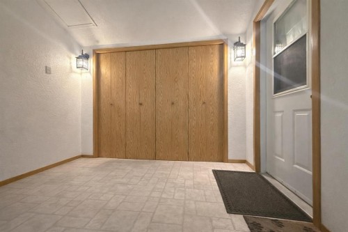 702 10 Avenue, Wainwright, AB - Indoor Photo Showing Other Room