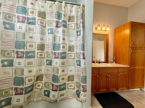 702 10 Avenue, Wainwright, AB - Indoor Photo Showing Basement