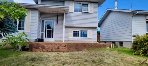 702 10 Avenue, Wainwright, AB - Outdoor