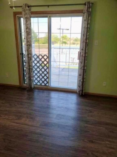 702 10 Avenue, Wainwright, AB - Indoor Photo Showing Other Room