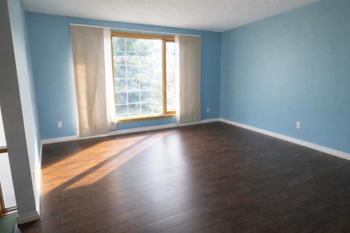 702 10 Avenue, Wainwright, AB - Indoor Photo Showing Other Room