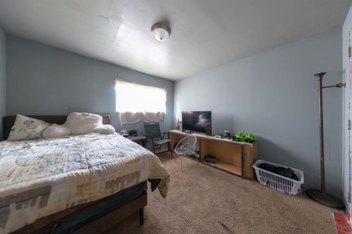 5620 49 Avenue, Lloydminster, SK - Indoor Photo Showing Bedroom