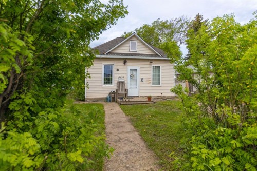5620 49 Avenue, Lloydminster, SK - Outdoor