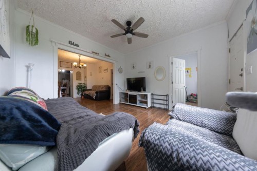 5620 49 Avenue, Lloydminster, SK - Indoor Photo Showing Bedroom