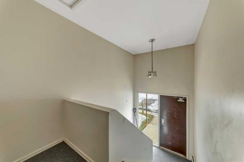 5619 46 Street, Lloydminster, AB - Indoor Photo Showing Other Room