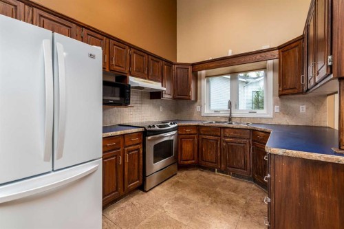2706 57B Avenue, Lloydminster, AB - Indoor Photo Showing Kitchen With Double Sink