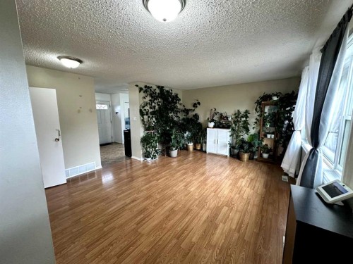 1634 5A Street, Wainwright, AB - Indoor Photo Showing Other Room