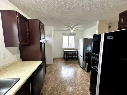1634 5A Street, Wainwright, AB - Indoor Photo Showing Kitchen