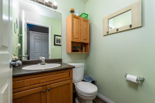 2305 51 Avenue, Lloydminster, AB - Indoor Photo Showing Bathroom