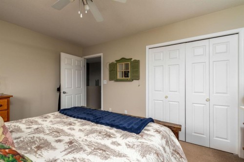 2305 51 Avenue, Lloydminster, AB - Indoor Photo Showing Bedroom