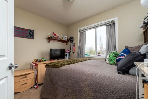 2305 51 Avenue, Lloydminster, AB - Indoor Photo Showing Bedroom