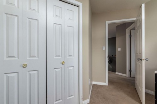 2305 51 Avenue, Lloydminster, AB - Indoor Photo Showing Other Room