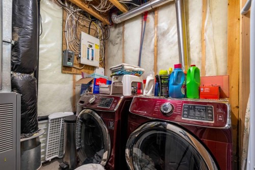 2305 51 Avenue, Lloydminster, AB - Indoor Photo Showing Laundry Room