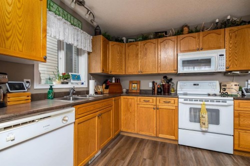 2305 51 Avenue, Lloydminster, AB - Indoor Photo Showing Kitchen With Double Sink