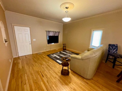 4923 52 Street, Innisfree, AB - Indoor