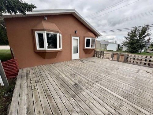 4923 52 Street, Innisfree, AB - Outdoor With Deck Patio Veranda With Exterior