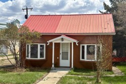 4923 52 Street Innisfree, AB T0B 2G0