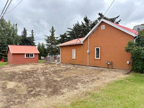 4923 52 Street, Innisfree, AB - Outdoor With Exterior