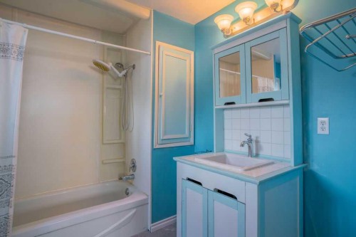 4716 52 Avenue, Vermilion, AB - Indoor Photo Showing Bathroom